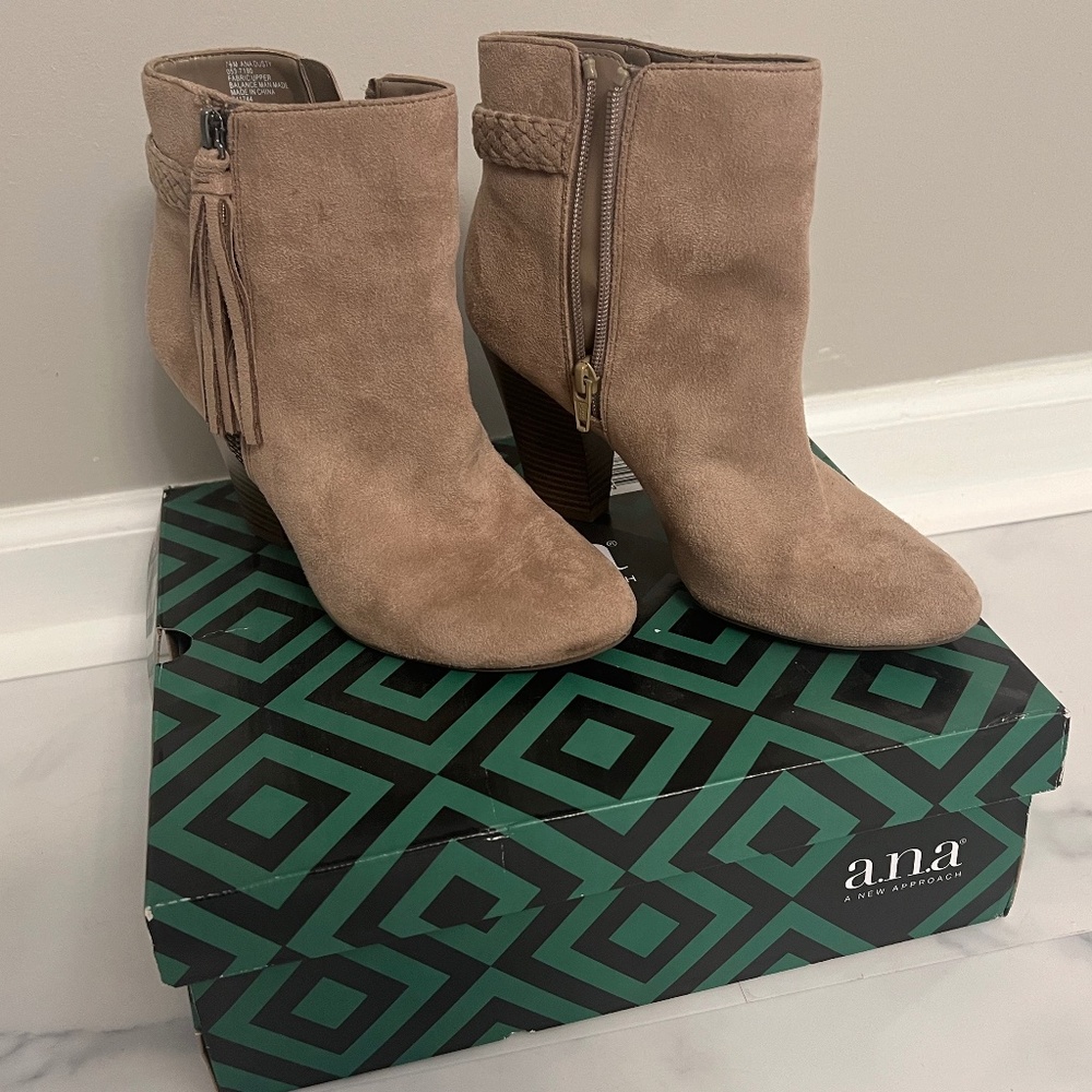 Tan suade booties